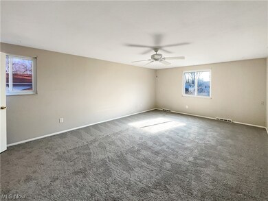 26256 Hickory Ln, Olmsted Falls, OH 44138 - photo 7