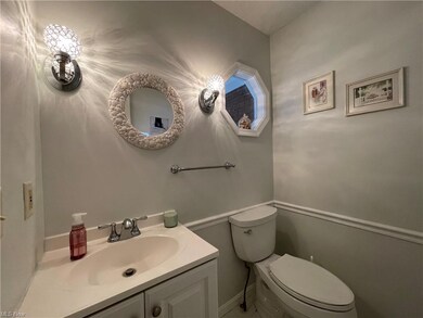 First floor 1/2 bath