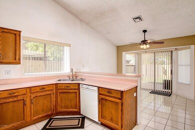 Kitchen / breakfast room