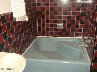 Sheridan bathtub