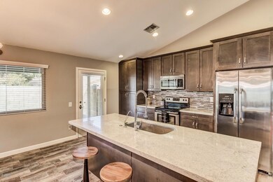GOURMET KITCHEN W/42