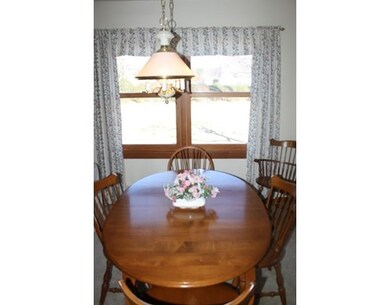 9 Oakman St, Turners Falls, MA 01376 - photo 7