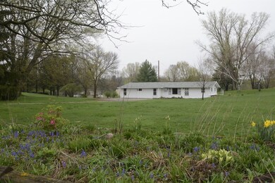 5184 Hill Top Rd, Fitchburg, WI 53711 - photo 2