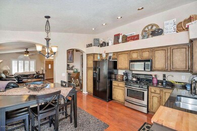 504 W San Remo St Gilbert AZ-large-007-4