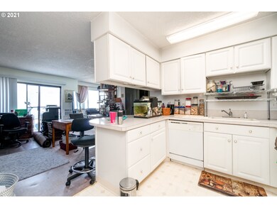 2005 Tibbetts Dr unit 312, Longview, WA 98632 - photo 3