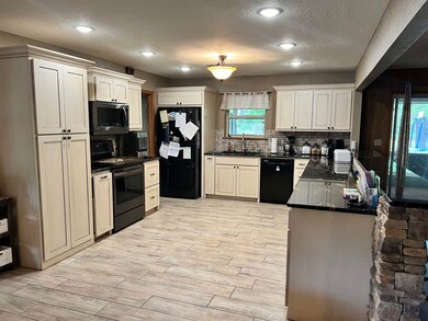 1913 Quail Rd, Marlow, OK 73055 - photo 6