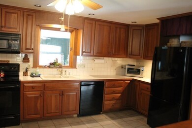 7 Elm Ct, Hatfield, MA 01038 - photo 5