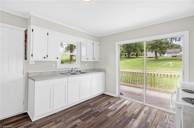 305 Short Ave, Madison, NC 27025 - photo 4