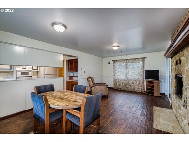 Living Room/Dining Room