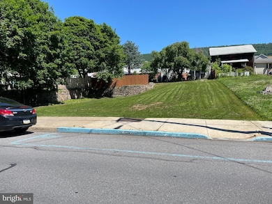 127 and 129 E Market St, Williamstown, PA 17098 - photo 3