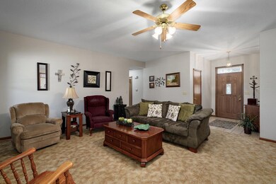 1943 Meadow Lark Ln-8