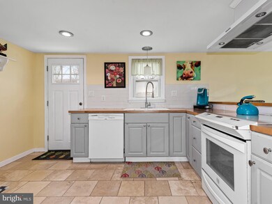 8621 Quentin Ave, Parkville, MD 21234 - photo 7