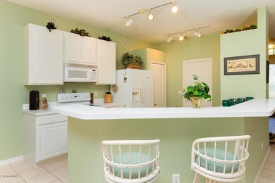 Kitchen with Breakfast Bar
