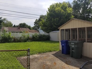 3319 Scottwood backyard