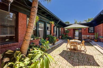 1001 Bomar St unit B, Houston, TX 77006 - photo 4