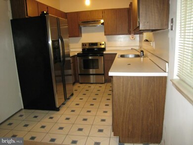 12618 Magna Carta Rd, Herndon, VA 20171 - photo 7