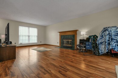 9-web-or-mls-852-hurlock-ln