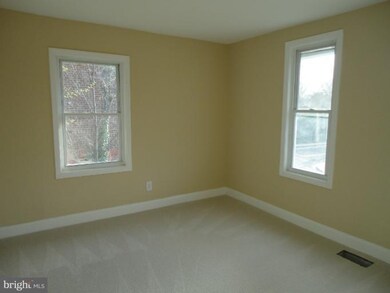 1023 48th St NE, Washington, DC 20019 - photo 5