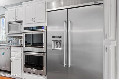 16. Kitchen