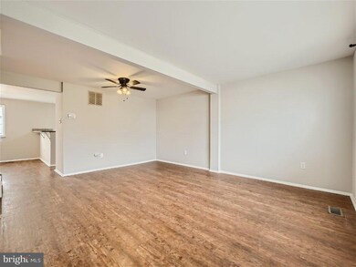 12367 Boncrest Dr, Reisterstown, MD 21136 - photo 2