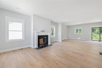 37 Whittier Dr, South Kingstown, RI 02879 - photo 6