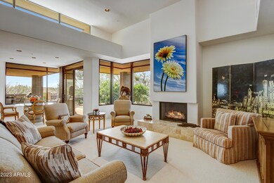 005_Living Room