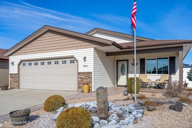 8669 W Sawtooth St, Rathdrum, ID 83858 - photo 2