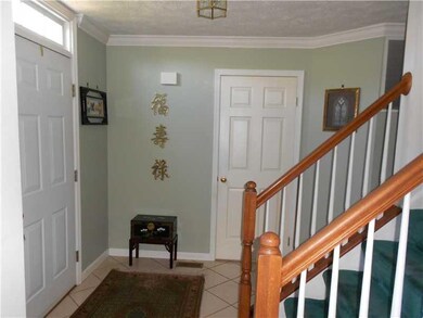 Entry/Foyer.