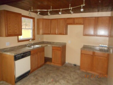 128 Tiger Lily Dr, Dingmans Ferry, PA 18328 - photo 4