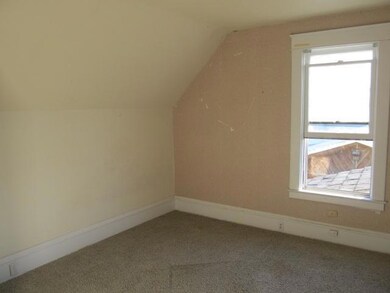 L140914 Bonus room