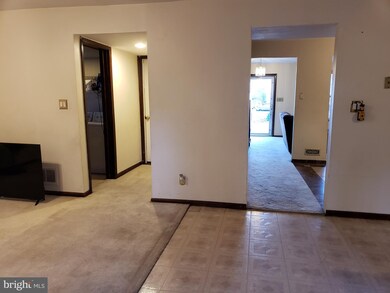 5 Woodhaven Ct, Clementon, NJ 08021 - photo 2