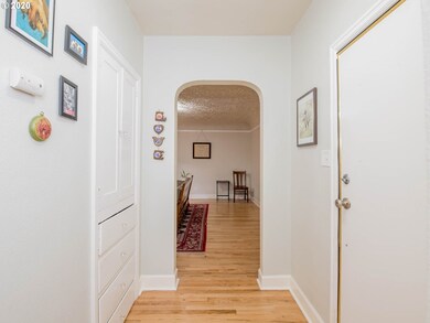 711 NE Randall Ave unit 100, Portland, OR 97232 - photo 3