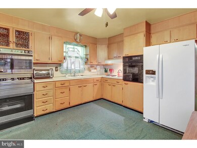 1013 Laurelee Ave, Reading, PA 19605 - photo 6