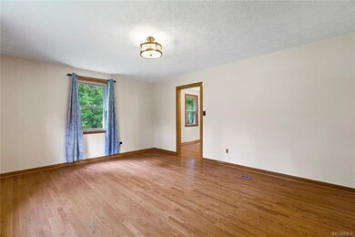 7216 W Quaker Rd, Disputanta, VA 23842 - photo 5