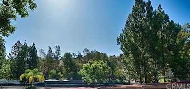 You can enjoy view of green hills and the tennis c