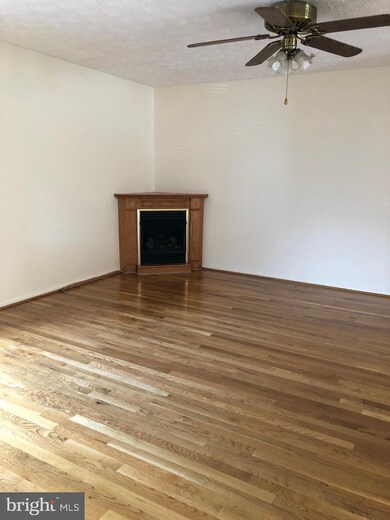 15404 Norwalk Ct, Bowie, MD 20716 - photo 2