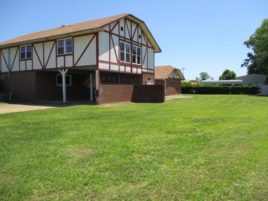 107 W 10th St, Donalsonville, GA 39845 - photo 3