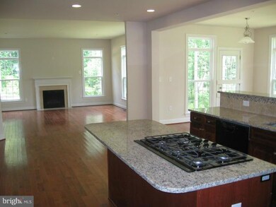 11510 Old Pond Dr, Glenn Dale, MD 20769 - photo 5