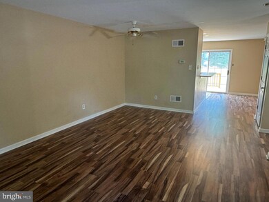 1402 Coventry Pointe Ln unit 142, Pottstown, PA 19465 - photo 3