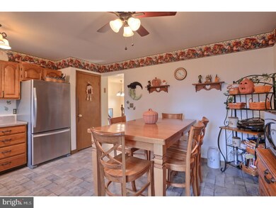 1091 W Market St, Schuylkill Haven, PA 17972 - photo 5