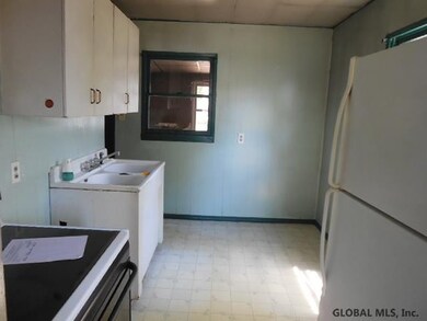 19 Vics Ct, Albany, NY 12205 - photo 5