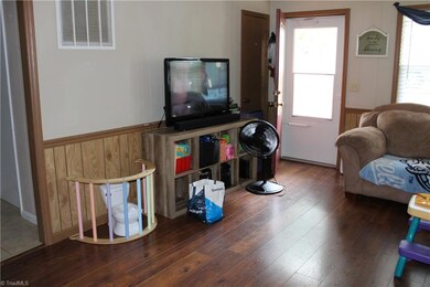 148 W Edgewood Cir, Asheboro, NC 27205 - photo 4