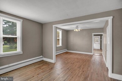 548 W Broad St, Williamstown, PA 17098 - photo 7