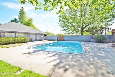 HOA Pool