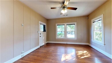 815 Le Green St, Houston, TX 77008 - photo 5