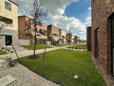 210 Veracruz Dr unit 305, Laredo, TX 78045 - photo 4