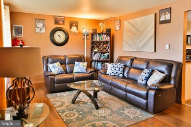 3425 Gregway Dr, Chambersburg, PA 17202 - photo 3