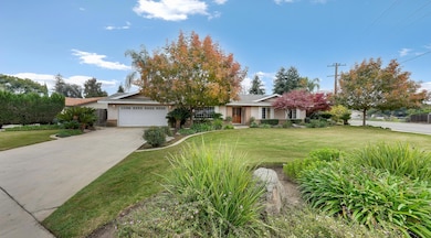 2113 E Paradise Ave, Visalia, CA 93292 - photo 6