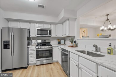 12233 Fairfield House Dr unit 200B, Fairfax, VA 22033 - photo 4