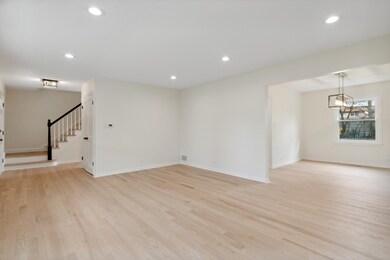 3718 Maple Leaf Dr, Glenview, IL 60026 - photo 4